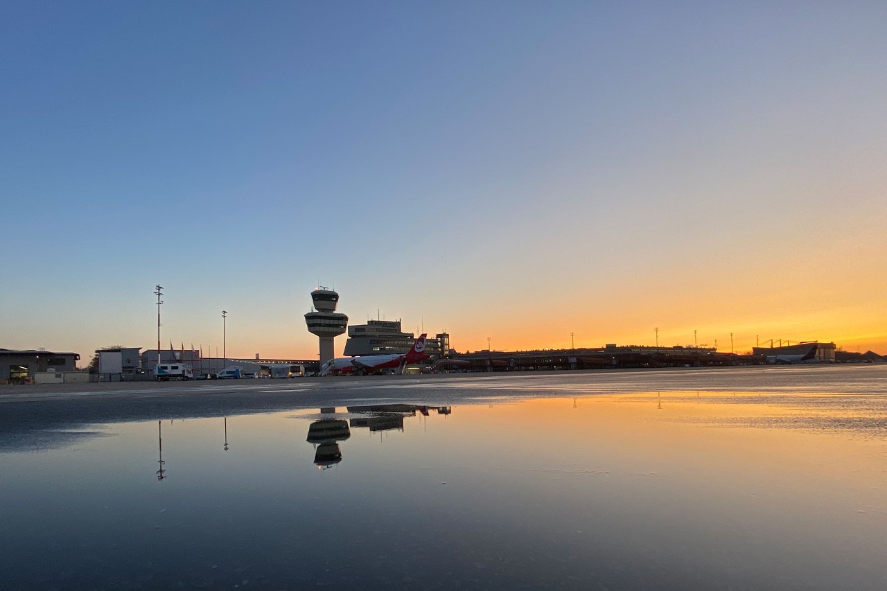 Sonnenuntergang am Flughafen TXL